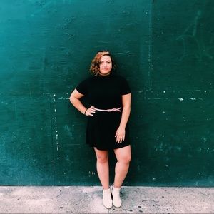 Meet your Posher, Alexia